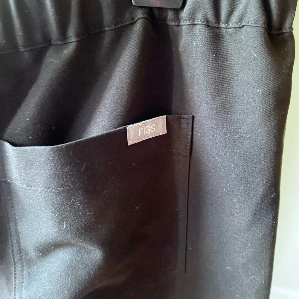 Figs Men's Black Scrub Pants with Gray Drawstring